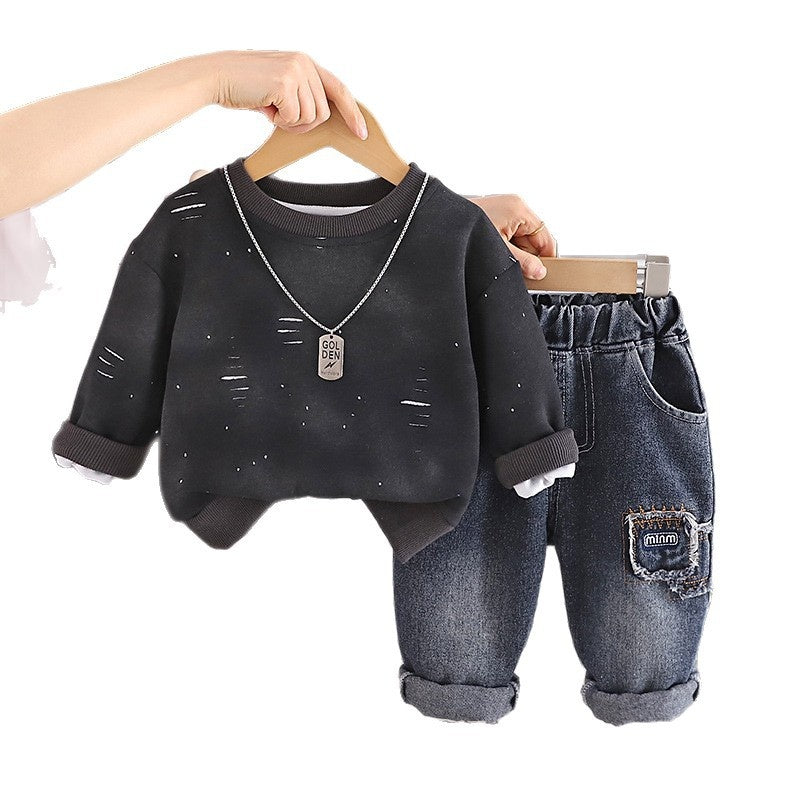 Boys' stylish fall outfit with ripped hoodie necklace set, trendy spring autumn clothing for toddlers and fashionable infants