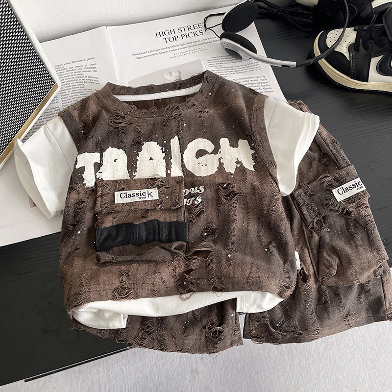 Boys' Outfit 2026 New Fashionable Letter Print Ripped Short Sleeve Baby Summer Shorts Children's Clothing