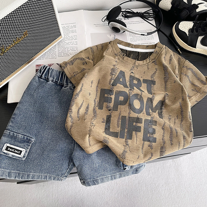 2026 New Men's Summer Outfit: Short-Sleeved Stylish Children's Retro Letter Jeans Two-Piece Set, Trendy and Cool