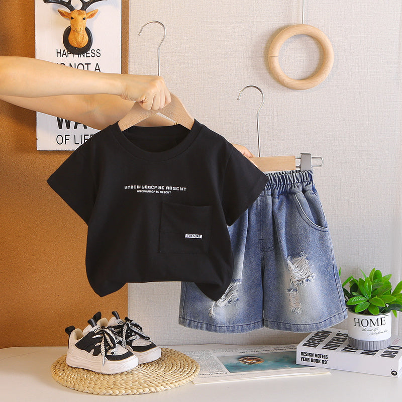Summer shorts and 2026 new model boys' solid color English short-sleeve two-piece set baby boy children's clothing