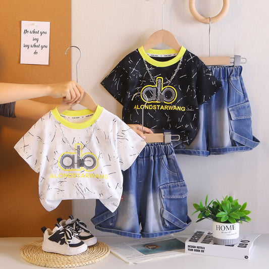 Children's clothing for boys, 2026 new stylish baby set with letter necklace, short-sleeved thin two-piece summer outfit