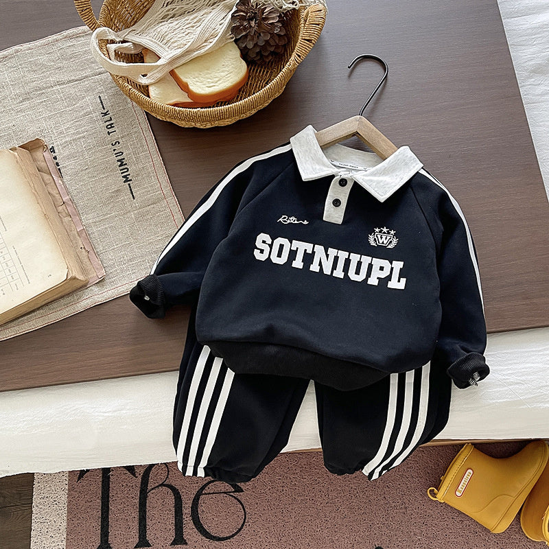 Boys' outfit with a turn-down collar letter print, stylish trendy two-piece set babies toddlers, suitable for spring and autumn