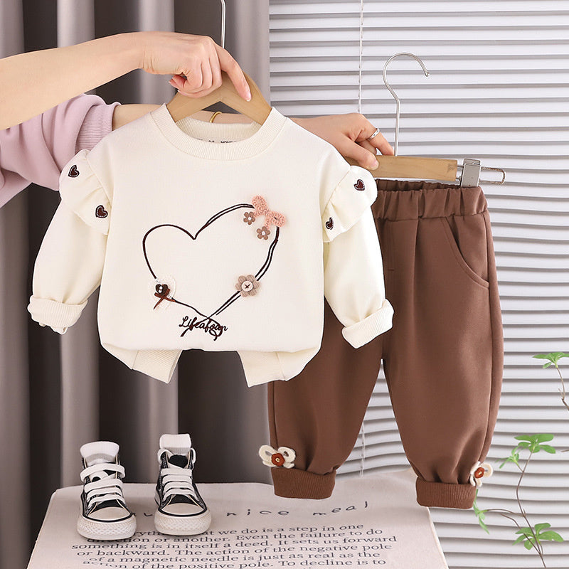 Girls' Spring and Autumn Outfit, Stylish New 2026 Model, Baby Girl's Casual Long-Sleeve Heart-Shaped Two-Piece Set, Trendy Infant Clothing