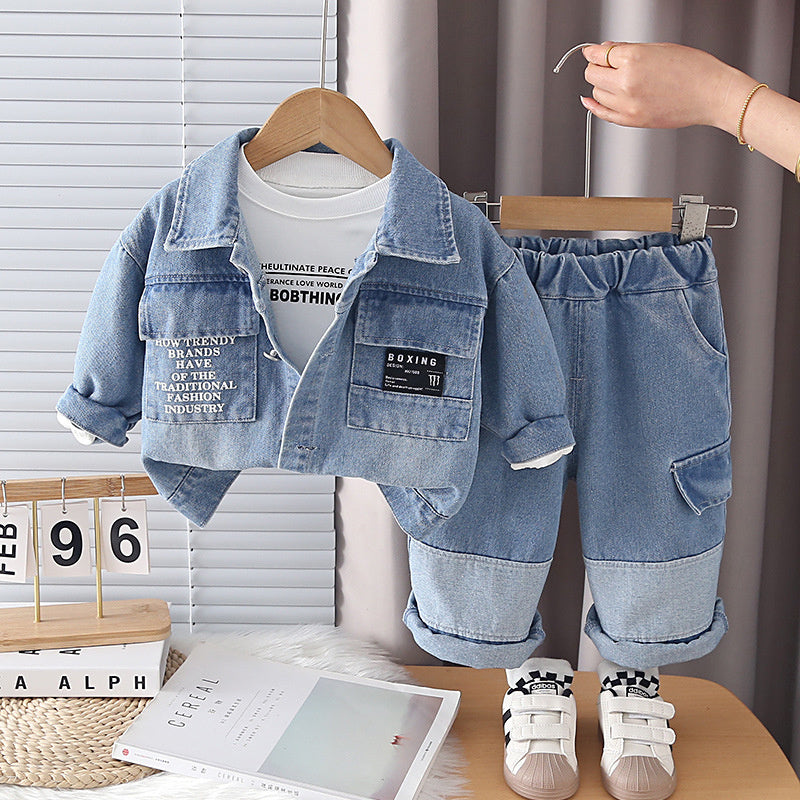 Baby's new spring collection: boys' denim letter pocket three-piece set, Korean-style casual children's stylish outfit, available for wholesale