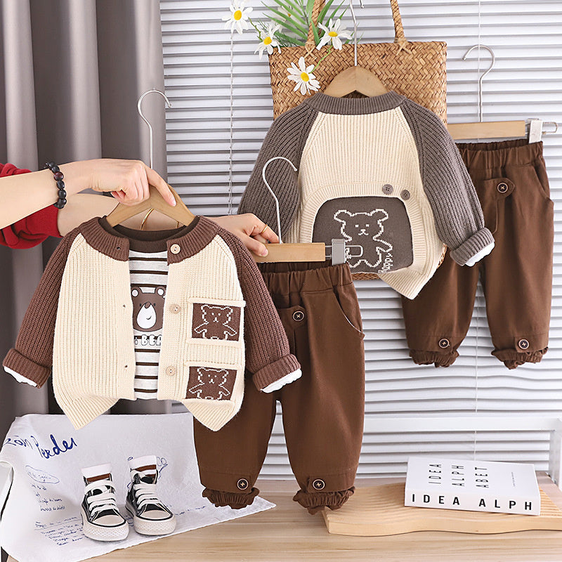 Stylish and fashionable color-blocked knitted bear three-piece suit baby boys, handsome spring outfit for toddlers, Korean-style trendy boys' clothing