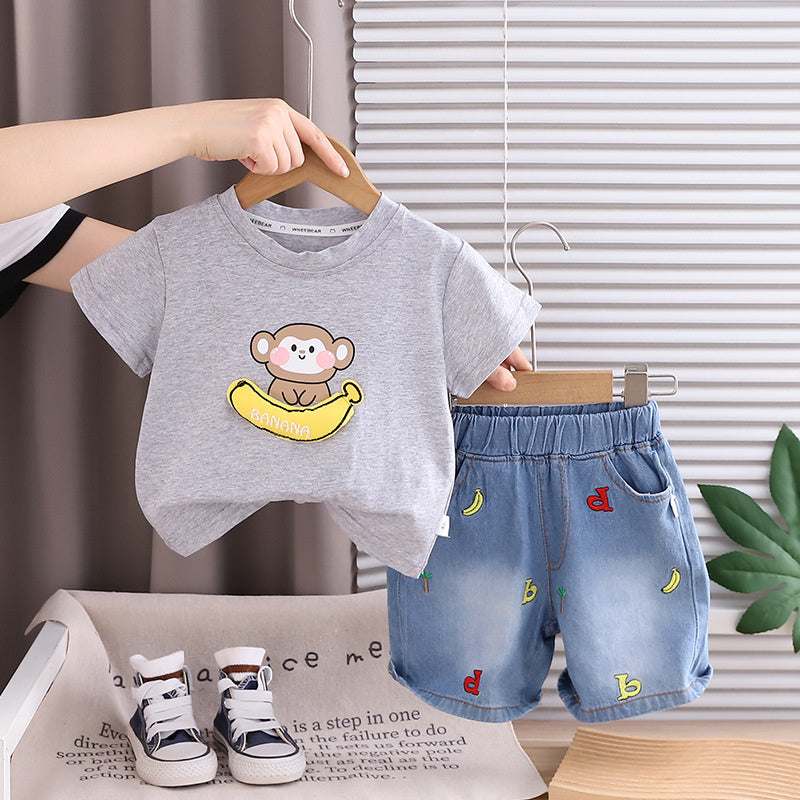 Boys' Summer 2026 New Set: Monkey Banana Round Neck Short Sleeve Shorts Two-Piece Set, Stylish and Fashionable Children's Clothing