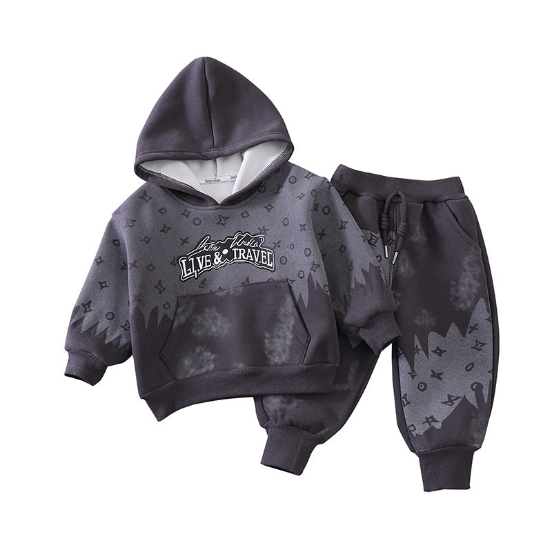 Boys' fleece-lined 2026 new autumn and winter stylish outfit, thickened casual letter-print pocket sweatshirt two-piece set for trendy little ones