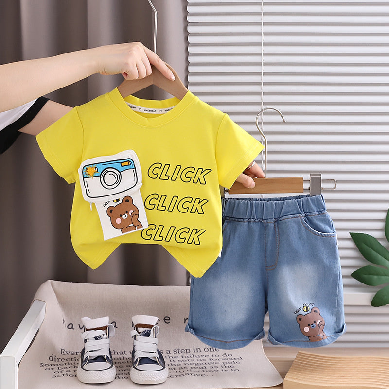 Boys' Outfit 2026 New Cool and Stylish Children's Summer Clothes Baby Bear Camera Short Sleeve Two-Piece Set Trendy