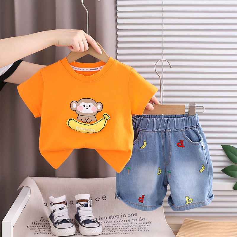 Boys' Summer 2026 New Set: Monkey Banana Round Neck Short Sleeve Shorts Two-Piece Set, Stylish and Fashionable Children's Clothing