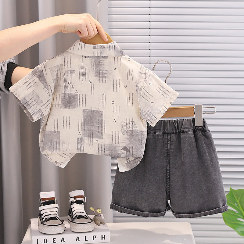 Boys' outfit with striped short-sleeve shirt set, new stylish baby clothes, trendy children's summer three-piece set