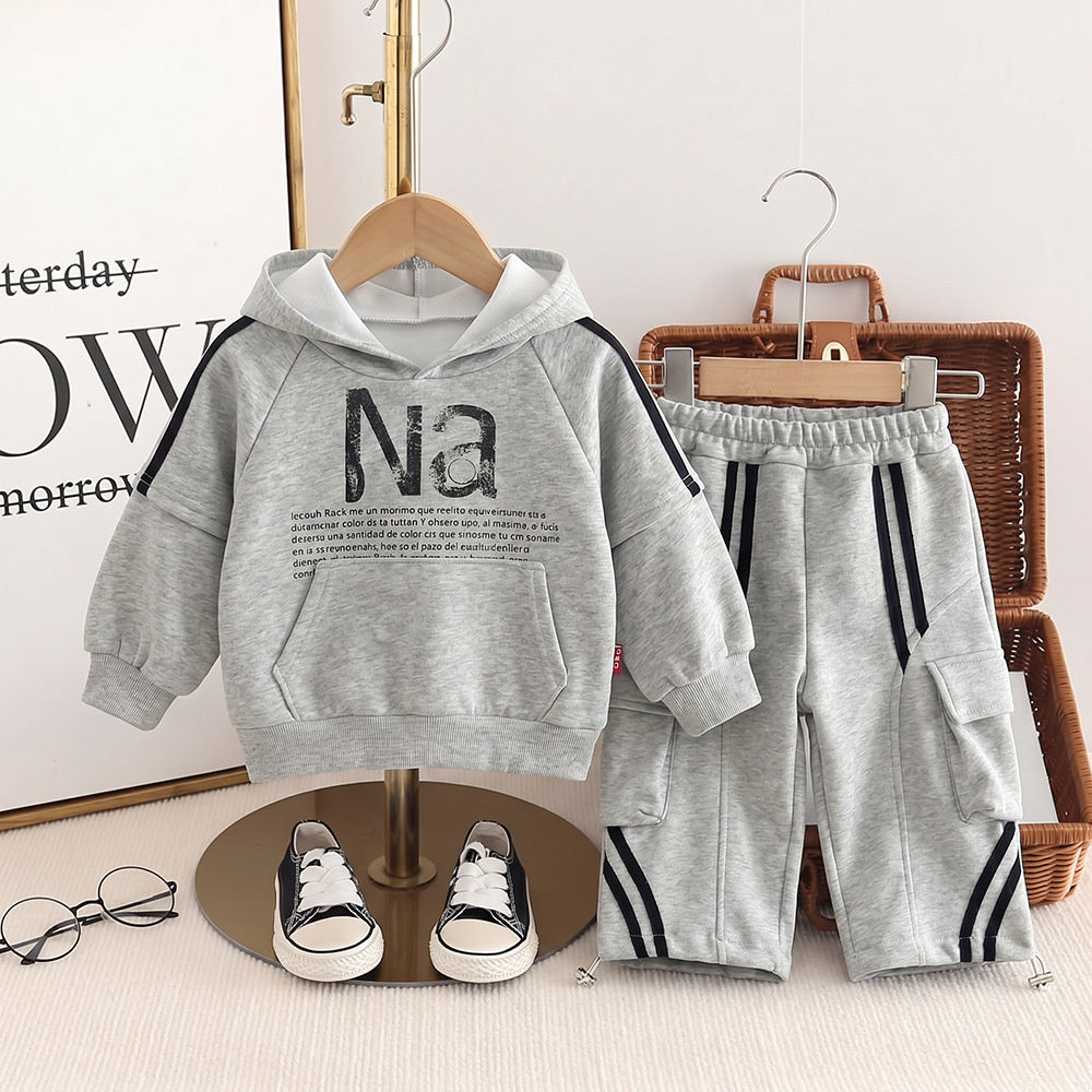 Boys' stylish outfit 2026 new model for 1-3 year old boys, autumn hooded sweatshirt two-piece set, trendy children's clothing