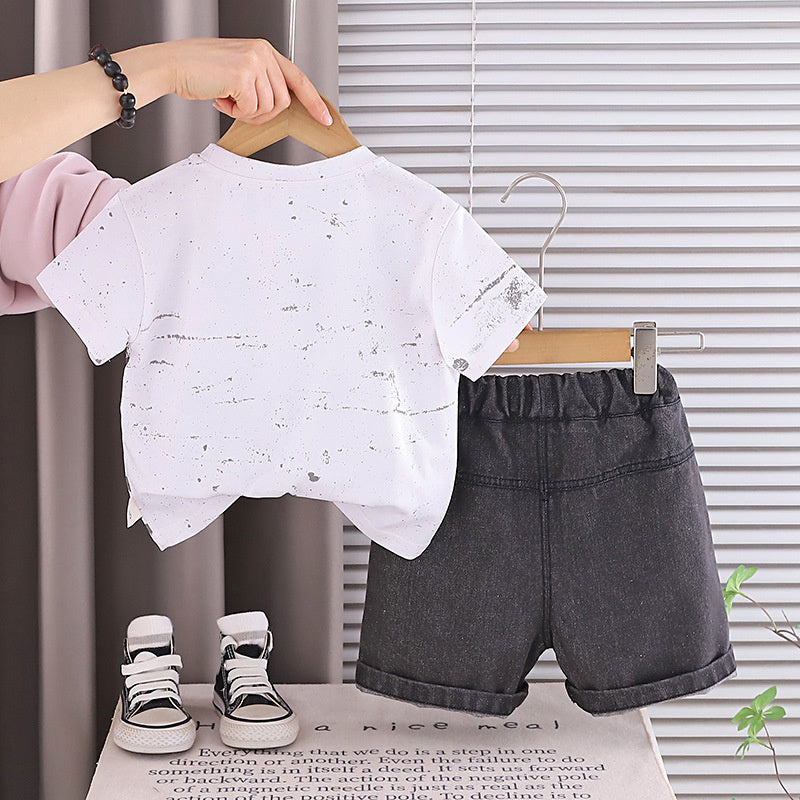 Baby clothes summer, thin short-sleeve set with English graffiti boys, suitable outdoor wear, for boys aged 0 to 1 year old