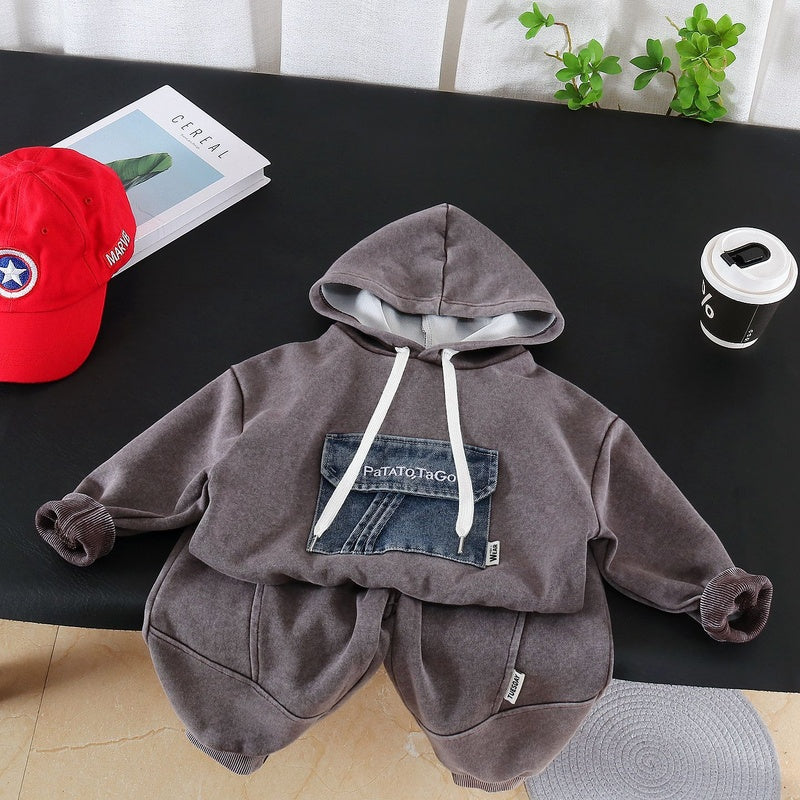 Boys' Suit 2026 New Spring and Style Children's Fashionable Hoodie Outfit Baby Autumn Casual Sports Two-Piece Set