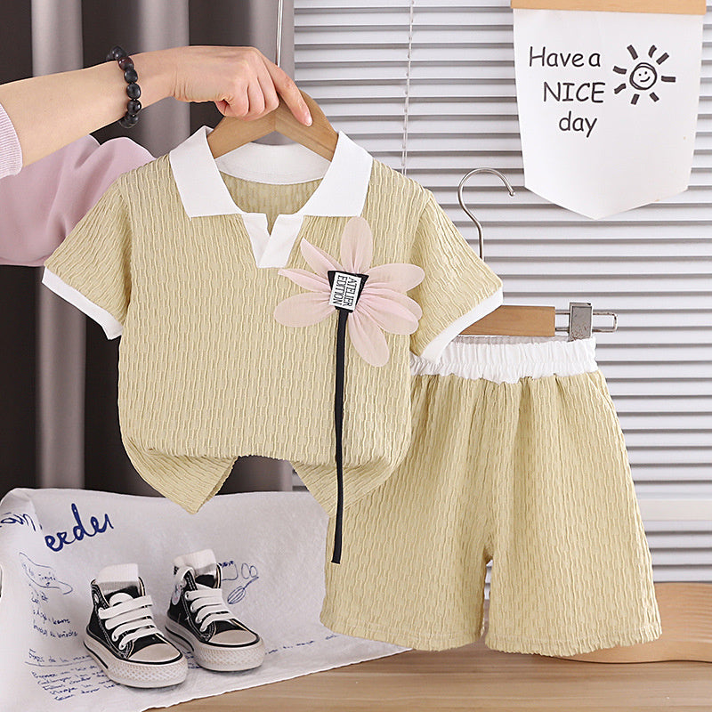 Baby Girl Outfit 2026 New Fashionable Girls' Summer Two-Piece Set with Floral Chest Design, Short Sleeve and Shorts