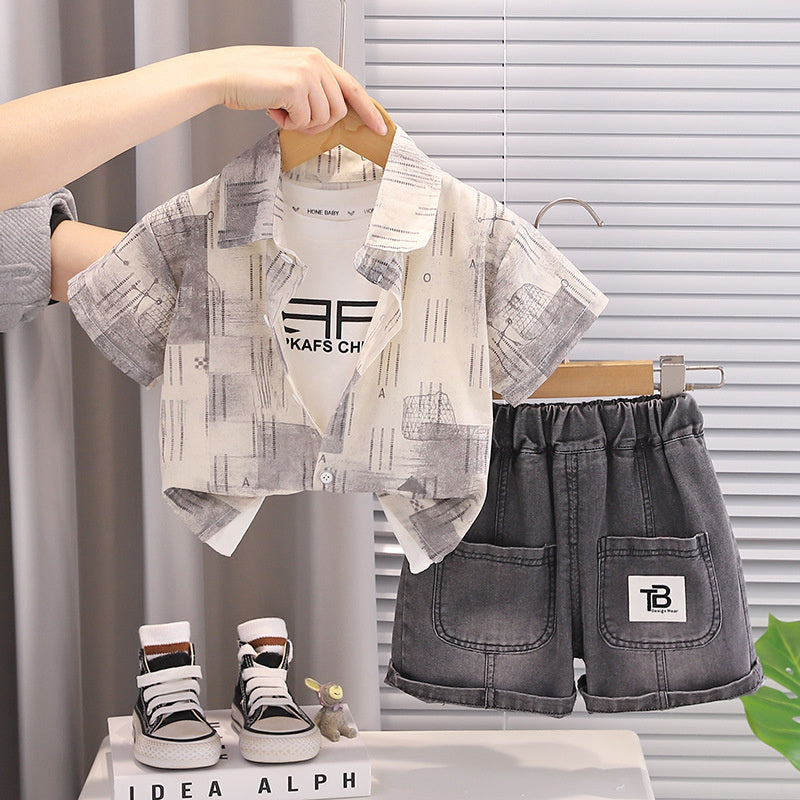 Boys' outfit with striped short-sleeve shirt set, new stylish baby clothes, trendy children's summer three-piece set