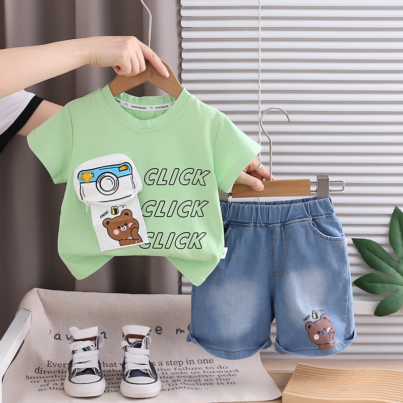 Boys' Outfit 2026 New Cool and Stylish Children's Summer Clothes Baby Bear Camera Short Sleeve Two-Piece Set Trendy