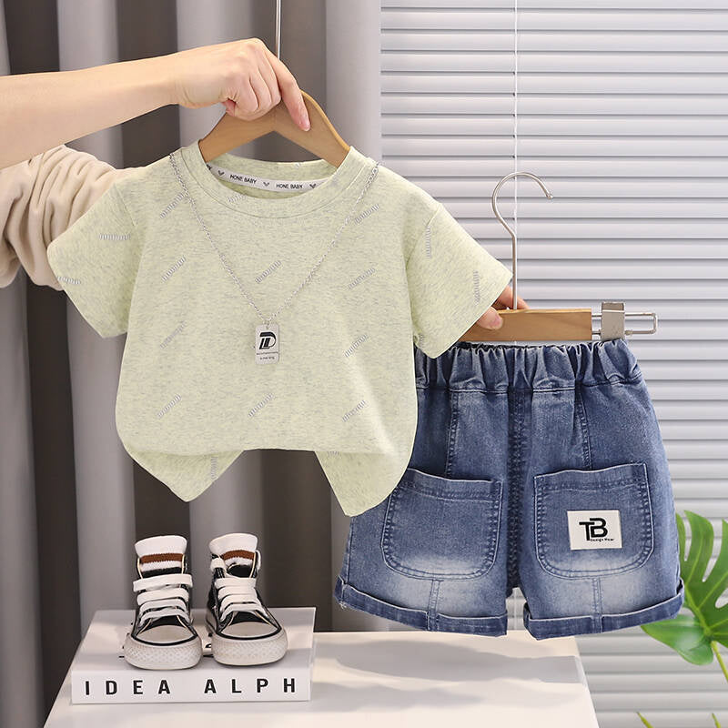 Boys' Summer Short-Sleeve Set with English Print 2026 New Stylish Baby Clothes Trendy Casual Two-Piece Outfit for Little Boys