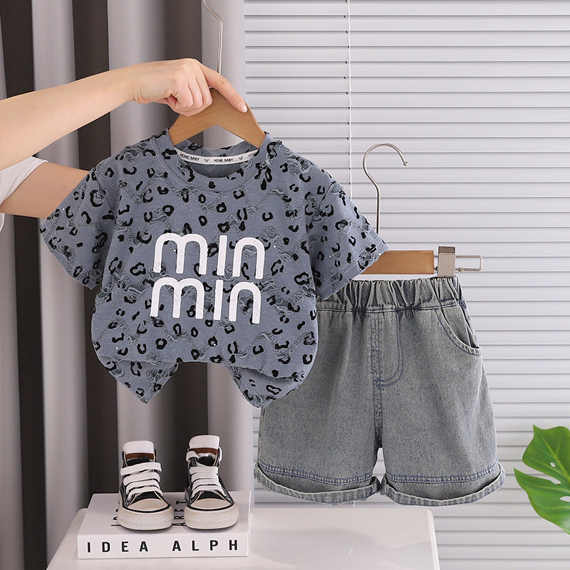 Boys' Outfit 2026 New Fashionable Children's Summer Leopard Print Letter Short Sleeve Clothes for Boys and Toddlers