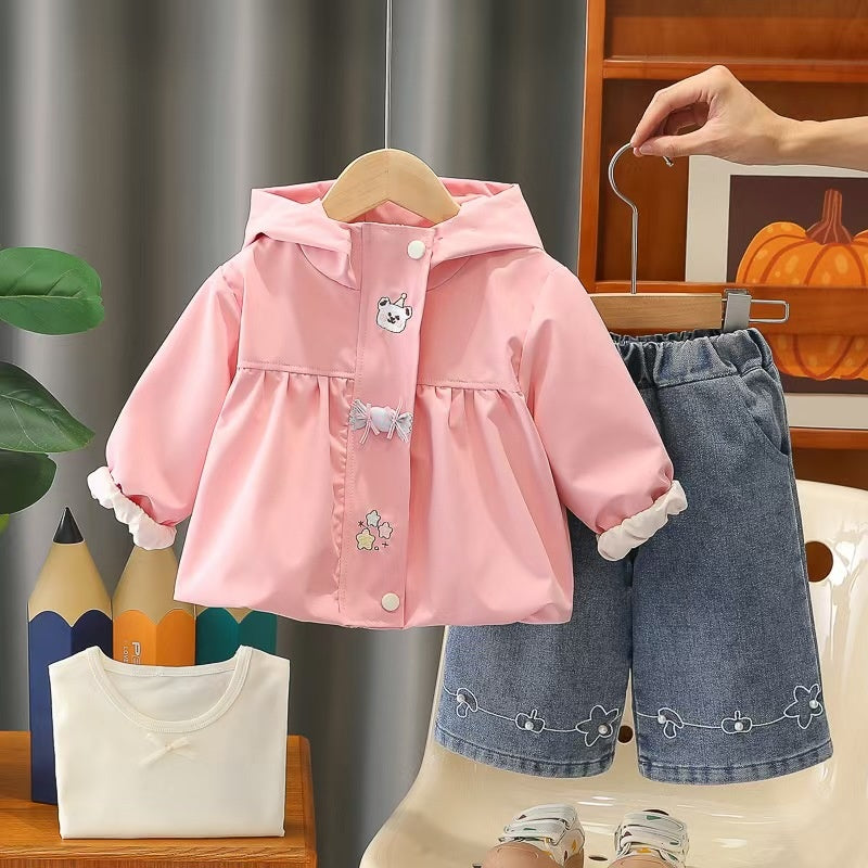Girls' Outfit 2026 New Fashionable Stylish Children's Baby Girl Spring and Autumn Hooded Candy Bear Three-Piece Set