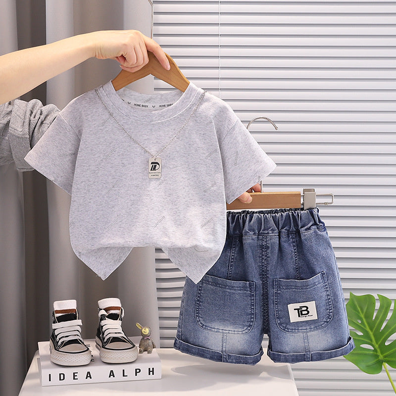 Boys' Summer Short-Sleeve Set with English Print 2026 New Stylish Baby Clothes Trendy Casual Two-Piece Outfit for Little Boys