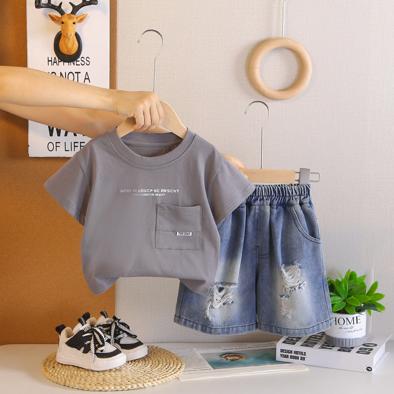 Summer shorts and 2026 new model boys' solid color English short-sleeve two-piece set baby boy children's clothing