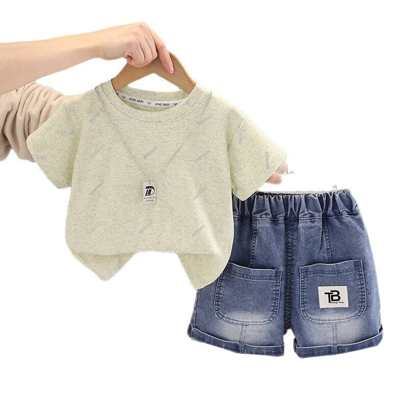 Boys' Summer Short-Sleeve Set with English Print 2026 New Stylish Baby Clothes Trendy Casual Two-Piece Outfit for Little Boys