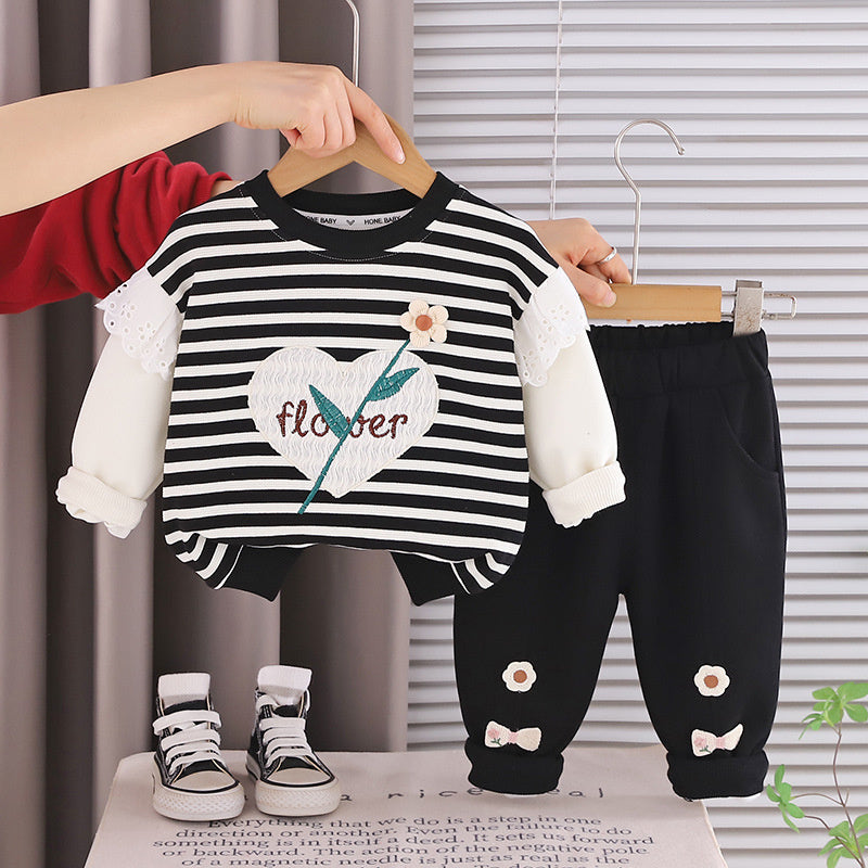 Girls' Striped Heart Flower Sweatshirt Set 2026 New Spring and Autumn Fashionable Baby Children's Casual Long Sleeve Two-Piece Outfit