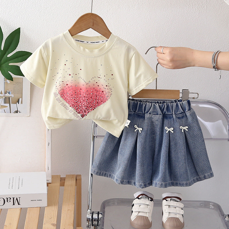 Baby Short Sleeve 2026 New Style Girls' Heart-Shaped Rhinestone Summer Outfit Shorts Infant Two-Piece Set Wholesale