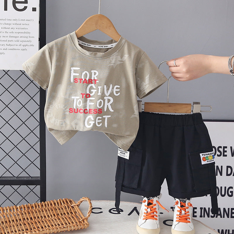Boys' English Printed Round Neck Short Sleeve Set 2026 New Fashionable Children's Casual Summer Two-Piece Outfit