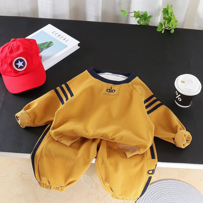 Boys' Outfit 2026 New Fashionable Baby Sweatshirt with Letter Print on the Collar Children's Spring and Autumn Casual Two-Piece Set