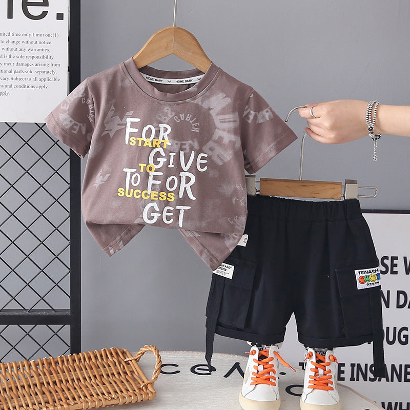 Boys' English Printed Round Neck Short Sleeve Set 2026 New Fashionable Children's Casual Summer Two-Piece Outfit