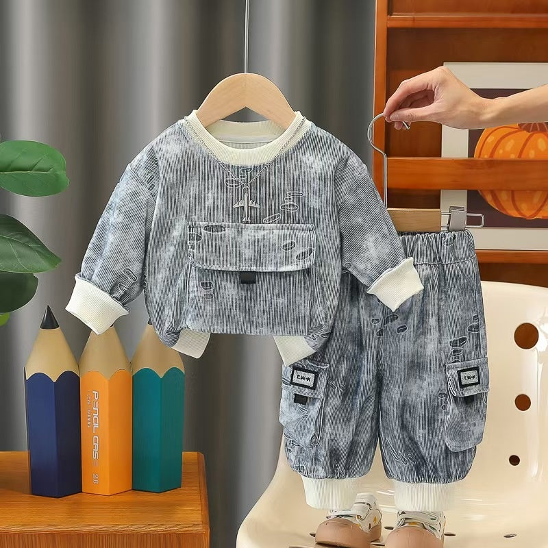 Boys' Outfit 2026 New Fashionable Children's Spring Autumn Style with Ripped Pocket and Necklace Two-Piece Set
