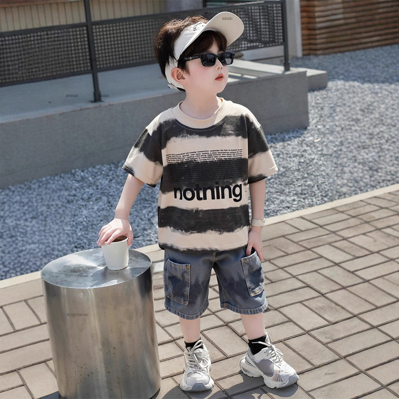 Boys' wide-striped short-sleeve set with small letters, 2026 new model, baby clothing, infant children's wear, summer thin trendy clothes