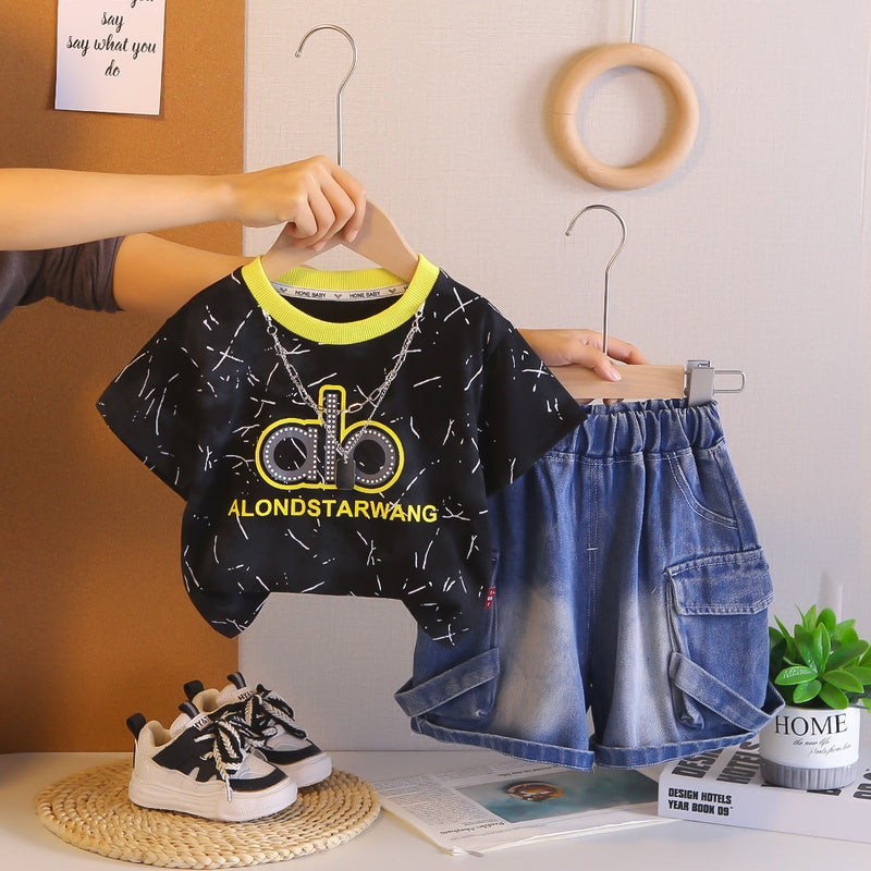 Children's clothing for boys, 2026 new stylish baby set with letter necklace, short-sleeved thin two-piece summer outfit
