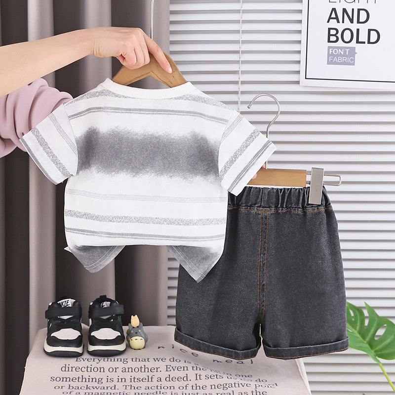 Children's clothing boys' outfit 2026 new style children's summer striped English short-sleeve two-piece set baby clothes