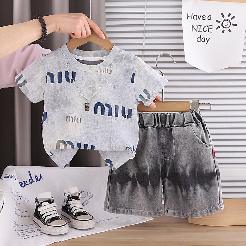 Boys' Outfit Children's Short Sleeve 2026 New Model for Young Boys Summer Casual Two-Piece Set with Necklace