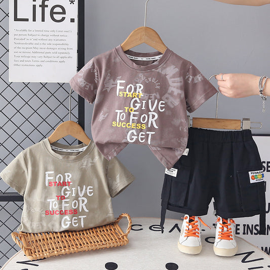 Boys' English Printed Round Neck Short Sleeve Set 2026 New Fashionable Children's Casual Summer Two-Piece Outfit