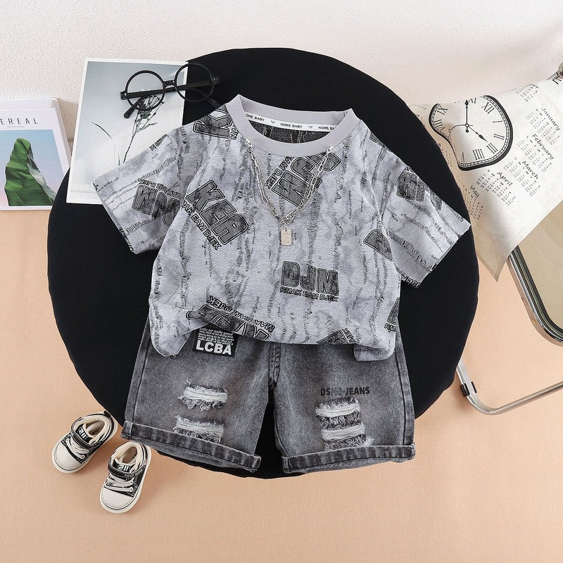 2026 New Summer Outfit for Boys Fashionable Children's Clothing Full Print Hanging Chain Letter Short Sleeve Denim Shorts Two-Piece Set