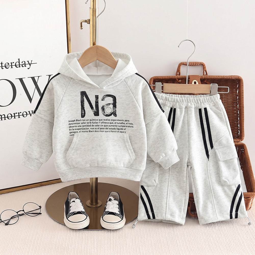 Boys' stylish outfit 2026 new model for 1-3 year old boys, autumn hooded sweatshirt two-piece set, trendy children's clothing