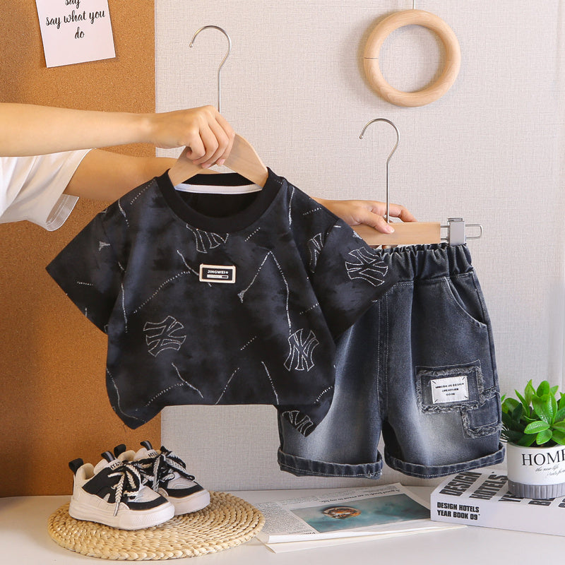 Korean-style boys' summer outfit 2026 new trendy cool baby short-sleeve children's with printed letters and round neck two-piece set