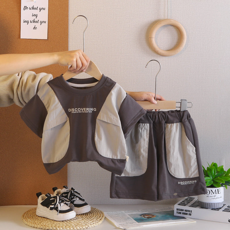 New stylish outfit for boys 2026, baby short-sleeve clothing, children's summer patchwork print two-piece set, trendy