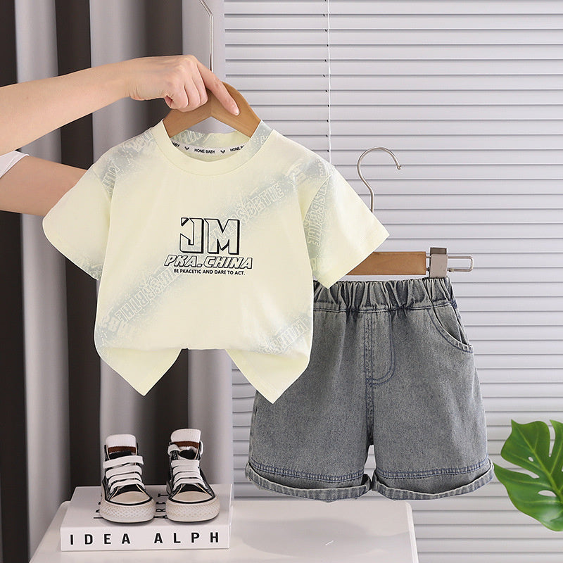 Boys' summer outfit 2026 new stylish baby letter print round neck short sleeve handsome infant two-piece set trendy