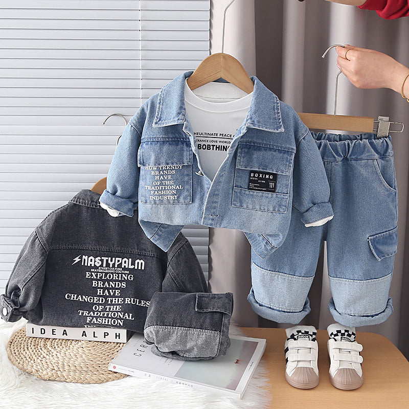 Baby's new spring collection: boys' denim letter pocket three-piece set, Korean-style casual children's stylish outfit, available for wholesale