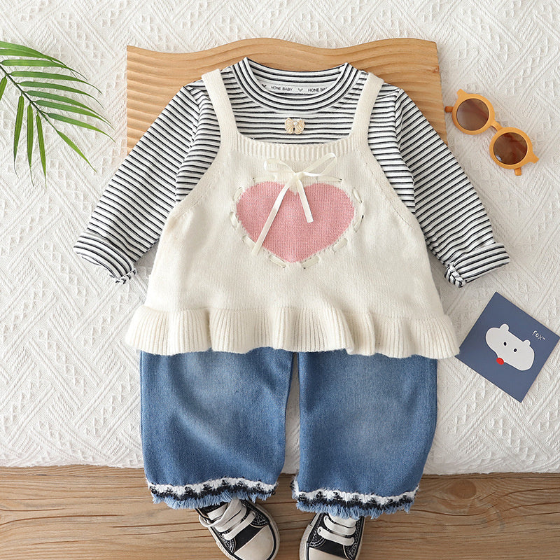 Baby Girl Outfit 2026 New Heart Pattern Sweater Three-Piece Set for Little Girls, Stylish Spring and Autumn Children's Clothing