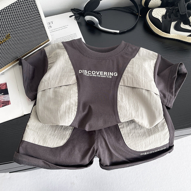 New stylish outfit for boys 2026, baby short-sleeve clothing, children's summer patchwork print two-piece set, trendy