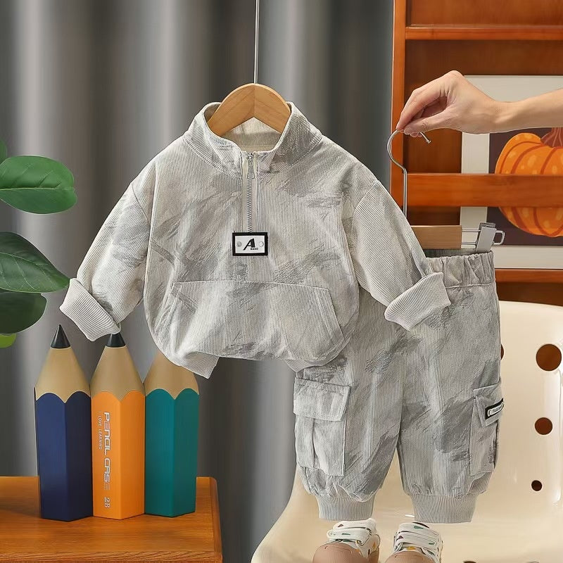Boys' children's clothing 2026 outfit stylish baby spring and autumn vertical collar letter logo two-piece set infant clothes