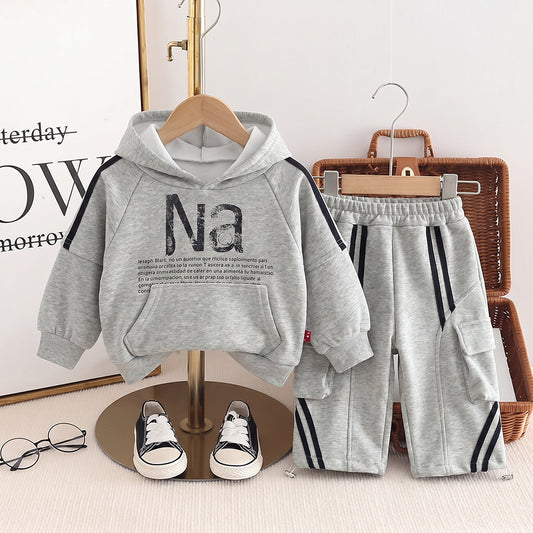 Boys' stylish outfit 2026 new model for 1-3 year old boys, autumn hooded sweatshirt two-piece set, trendy children's clothing