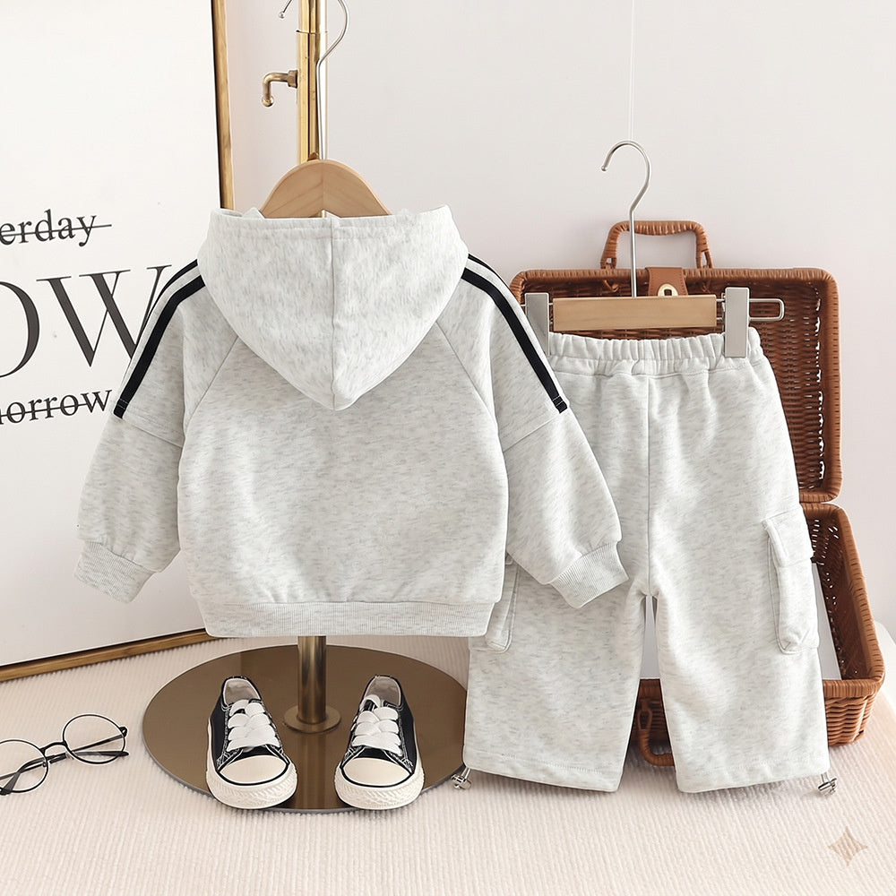 Boys' stylish outfit 2026 new model for 1-3 year old boys, autumn hooded sweatshirt two-piece set, trendy children's clothing