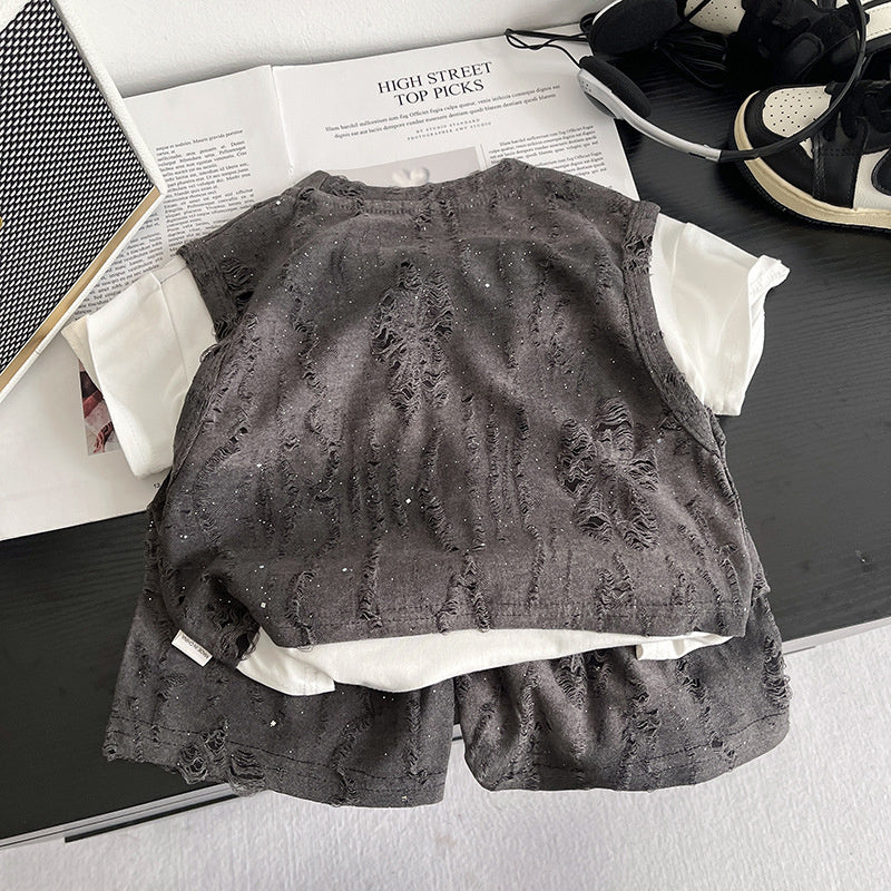 Boys' Outfit 2026 New Fashionable Letter Print Ripped Short Sleeve Baby Summer Shorts Children's Clothing