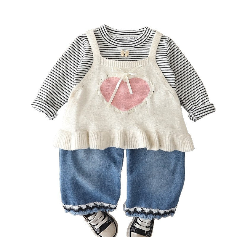 Baby Girl Outfit 2026 New Heart Pattern Sweater Three-Piece Set for Little Girls, Stylish Spring and Autumn Children's Clothing